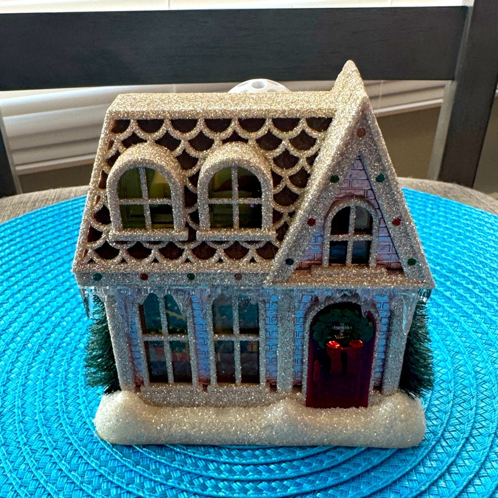 Bath and Body Works Wallflower Holiday Glitter House